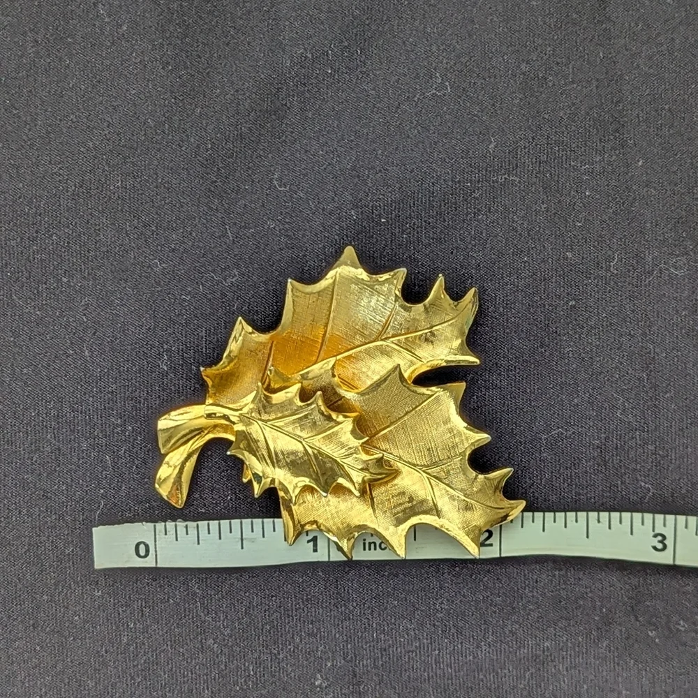 Gold Leaf Cluster Brooch Shiny Gold Tone Leaf Pin